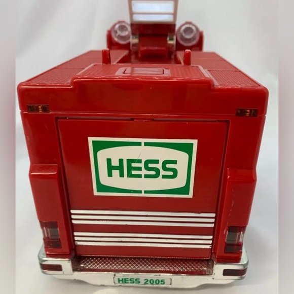 HESS 2005 Emergency Fire Truck -Model HESS2005 - Collectible Toy- Tested works - Picture 5 of 6